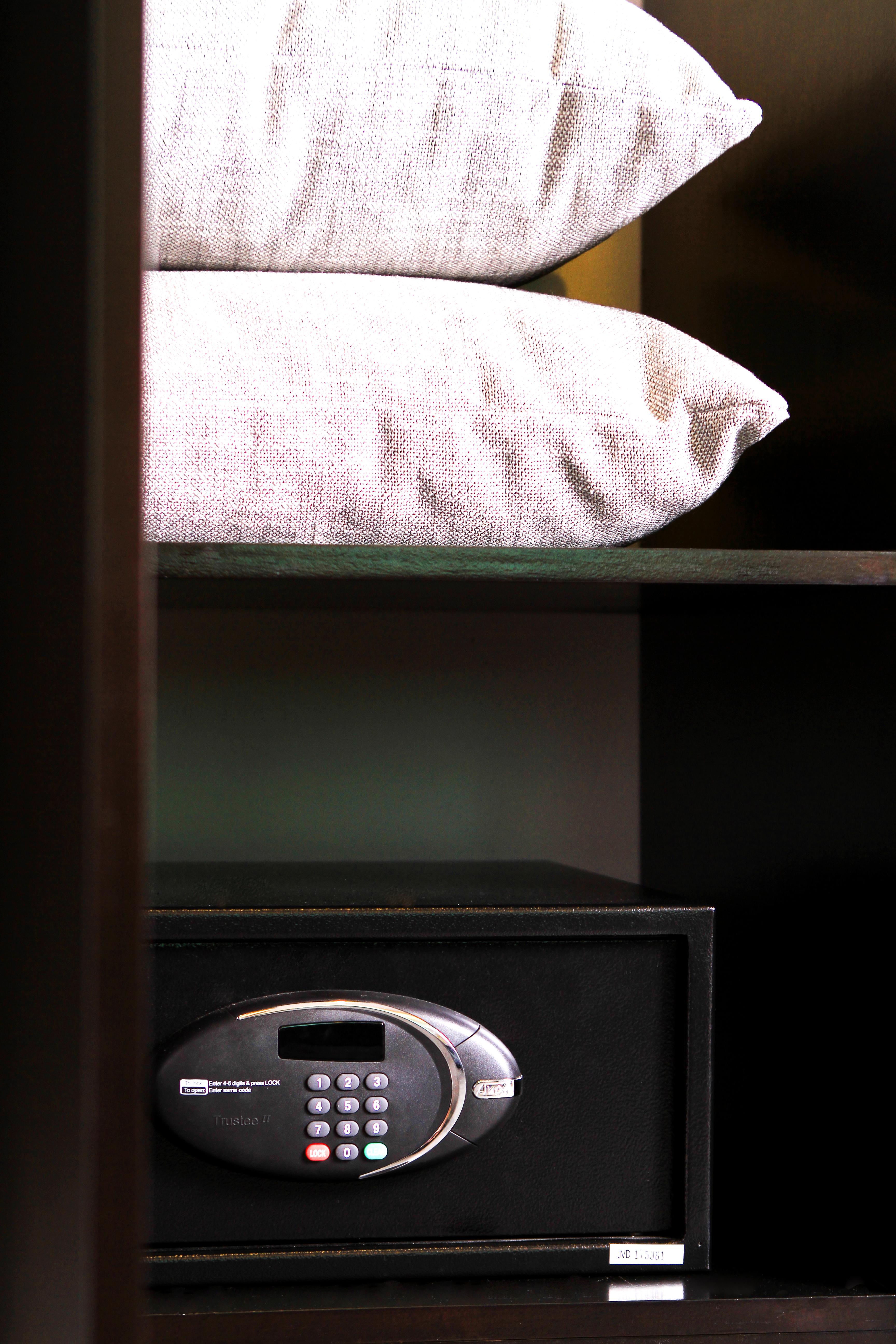 Privato Ortigas Hotell Pasig City Eksteriør bilde