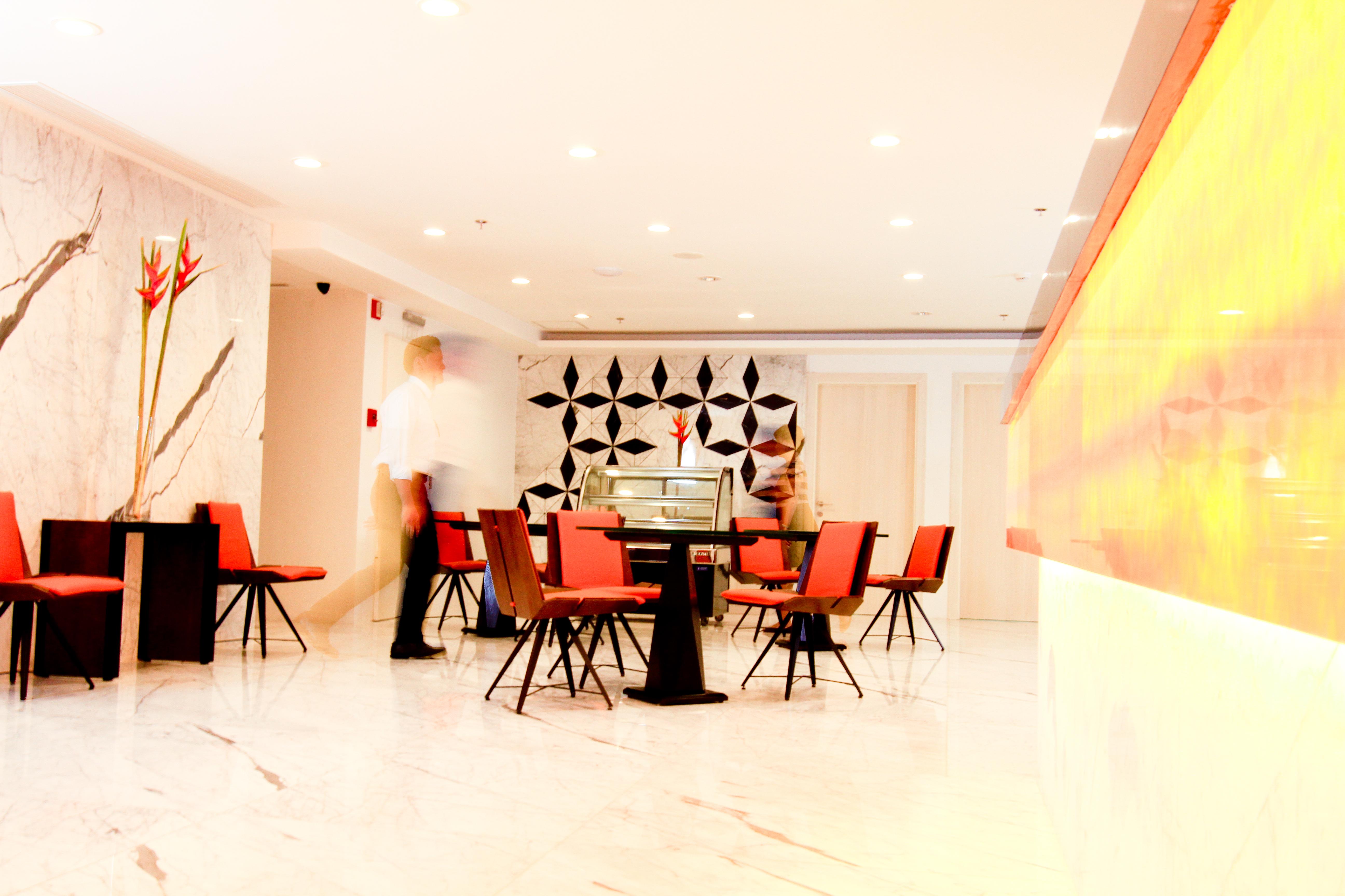 Privato Ortigas Hotell Pasig City Eksteriør bilde