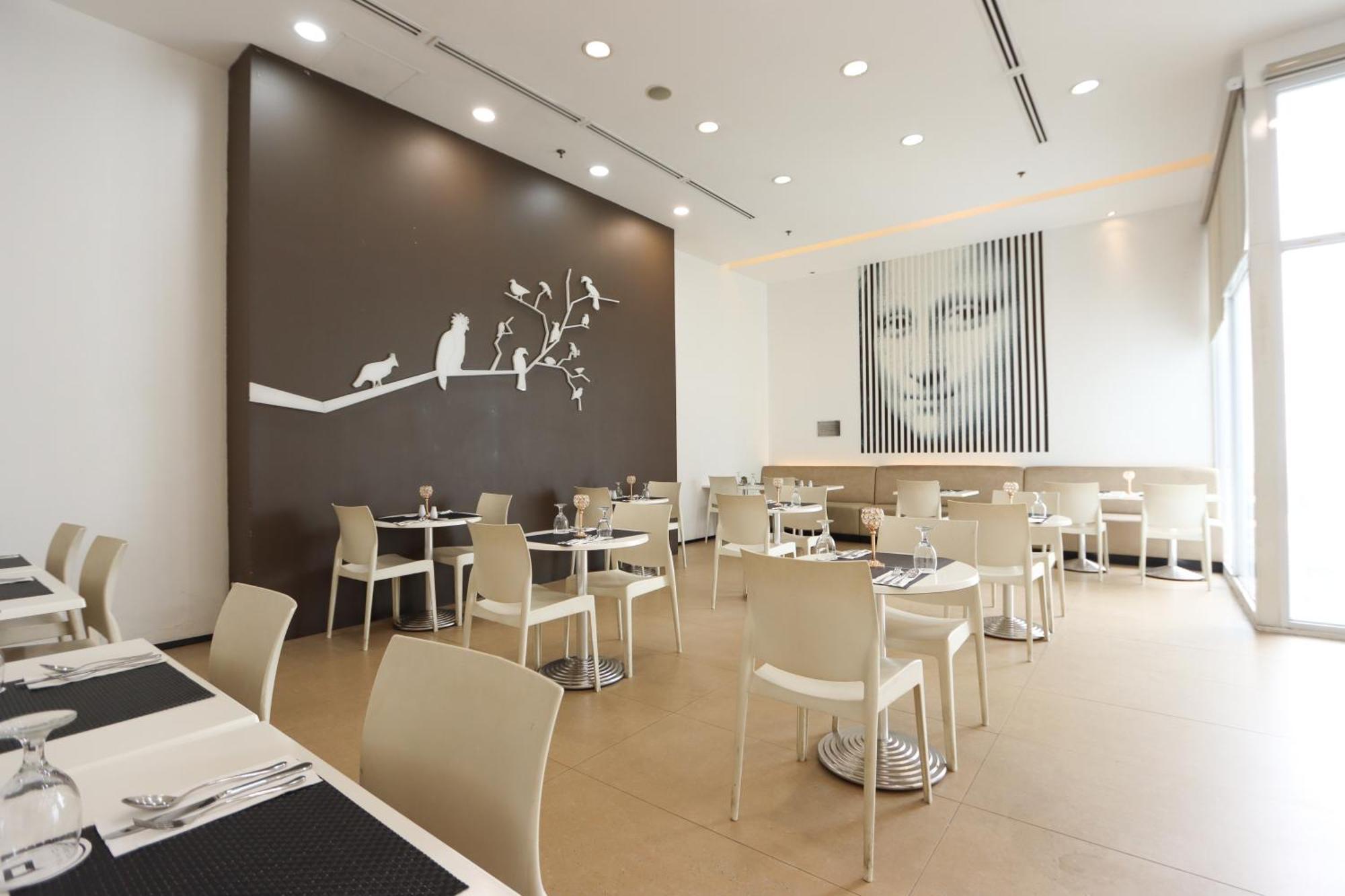 Privato Ortigas Hotell Pasig City Eksteriør bilde