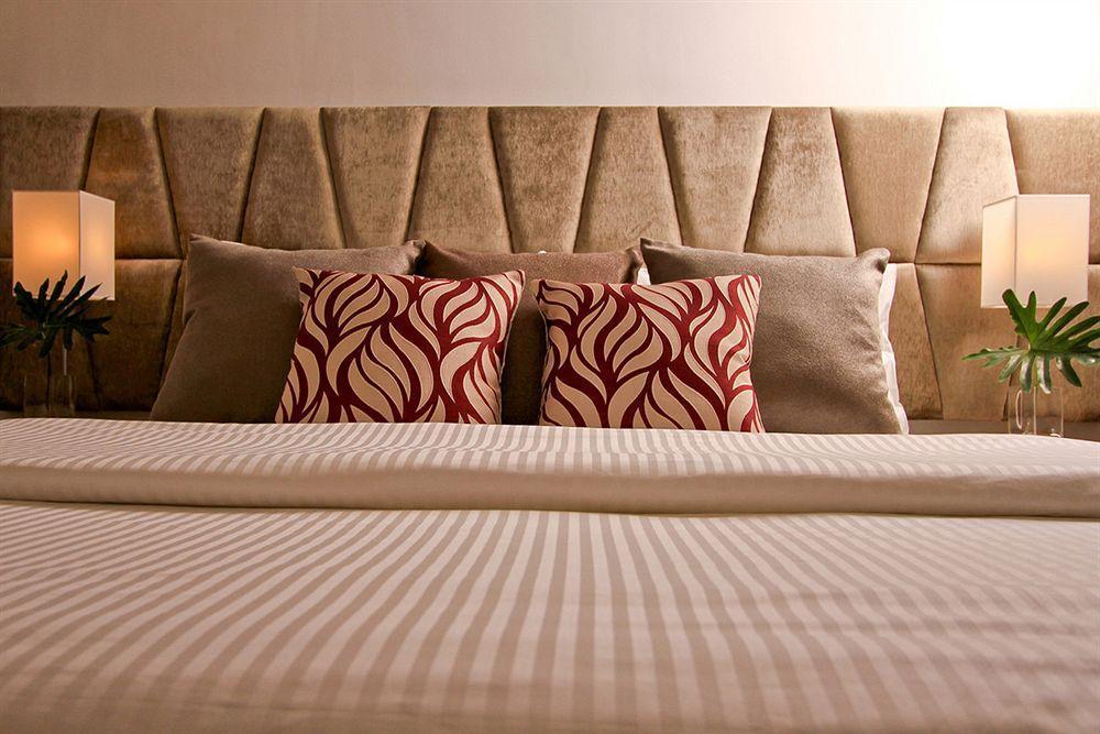 Privato Ortigas Hotell Pasig City Eksteriør bilde