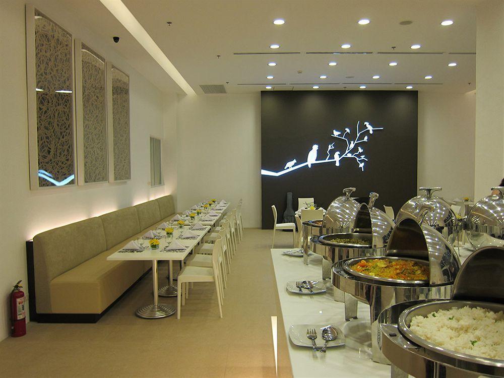Privato Ortigas Hotell Pasig City Eksteriør bilde