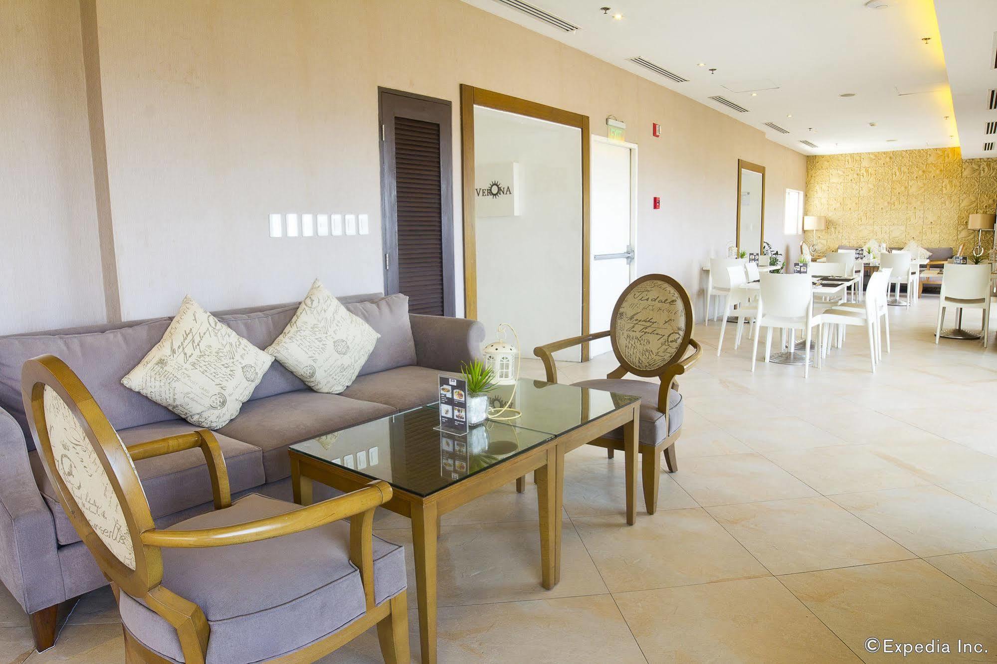 Privato Ortigas Hotell Pasig City Eksteriør bilde