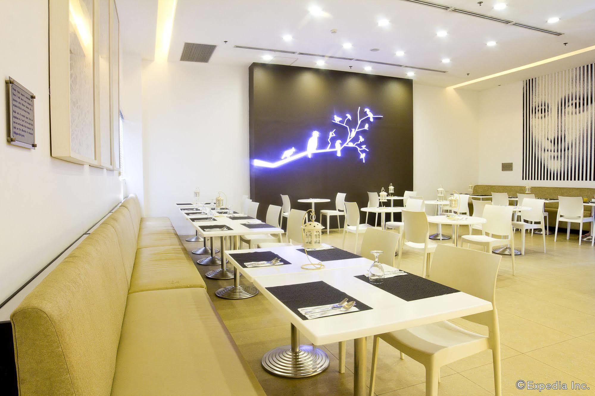 Privato Ortigas Hotell Pasig City Eksteriør bilde
