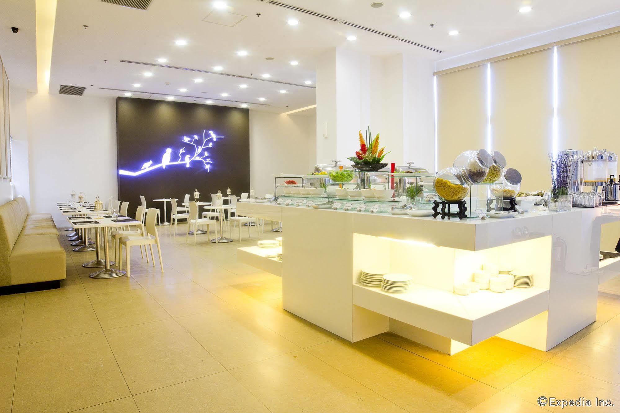 Privato Ortigas Hotell Pasig City Eksteriør bilde