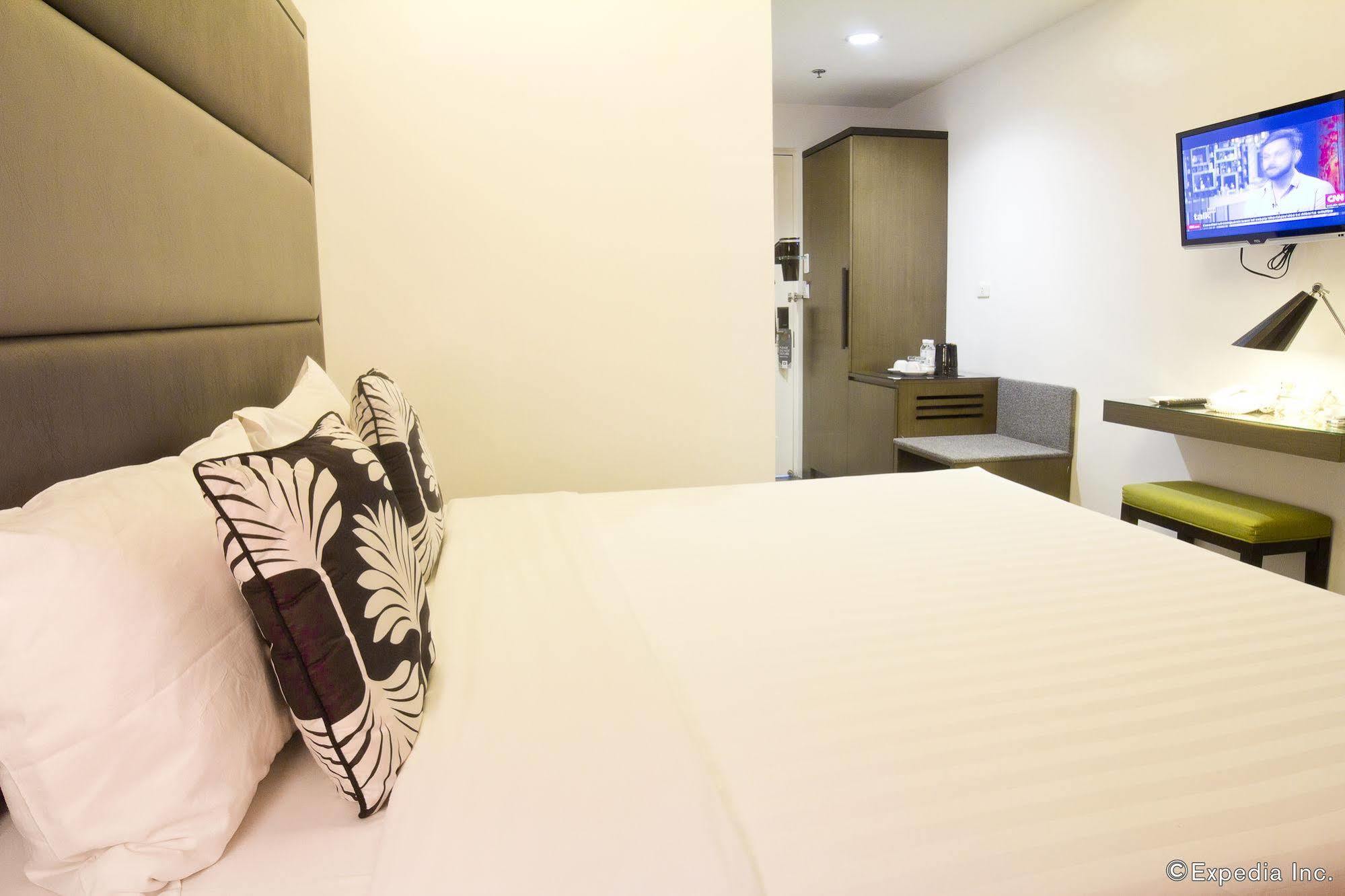 Privato Ortigas Hotell Pasig City Eksteriør bilde