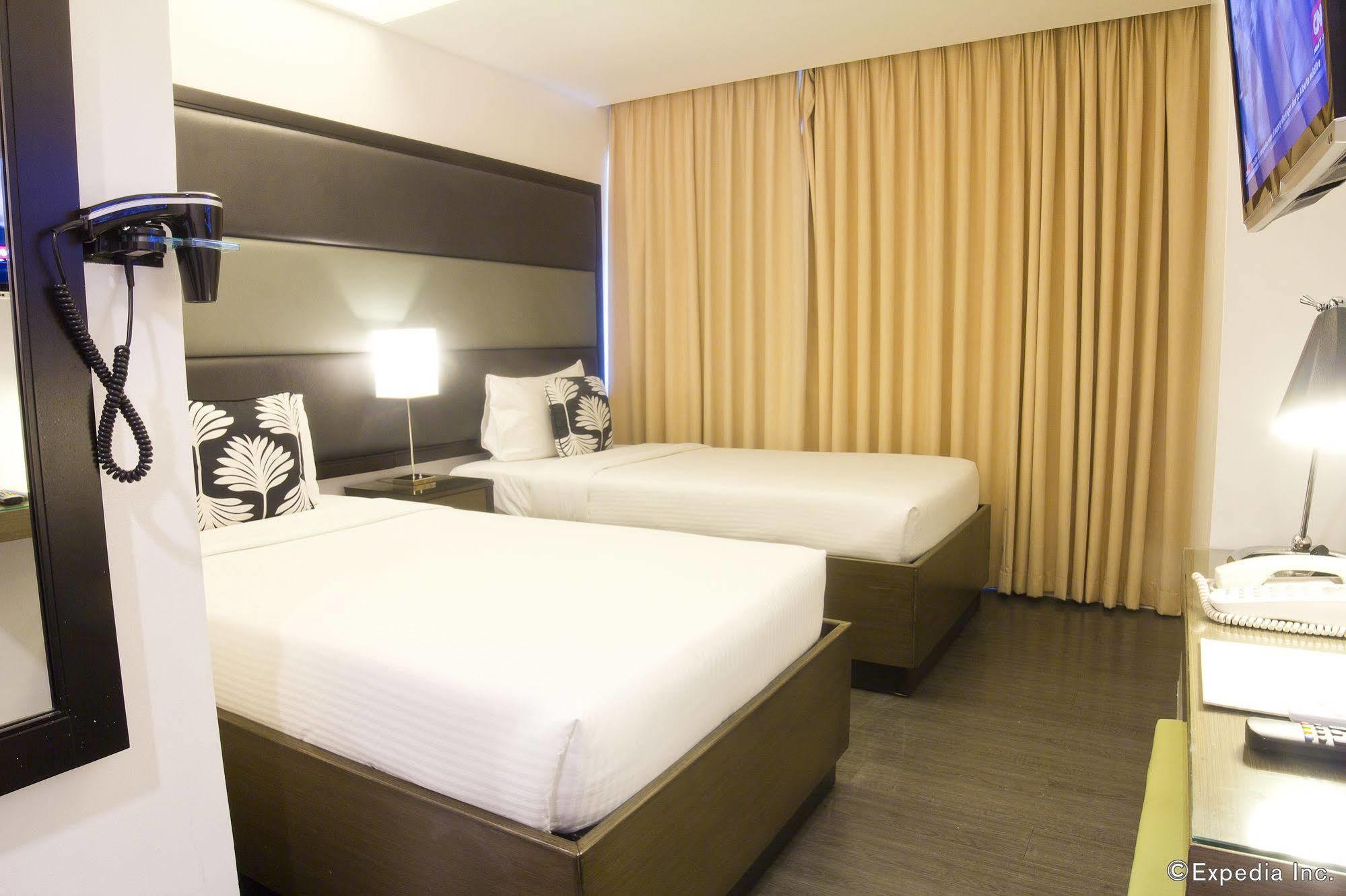Privato Ortigas Hotell Pasig City Eksteriør bilde